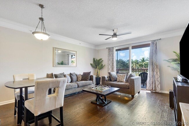 2016 Alta Meadows Ln