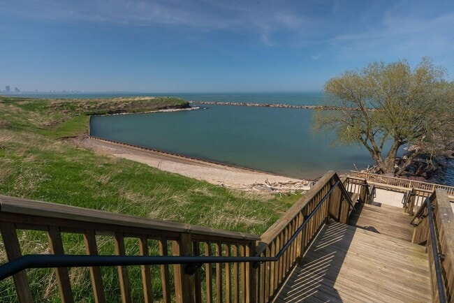 Photo - 2 Bedroom Lake Michigan Condominium Unit 211