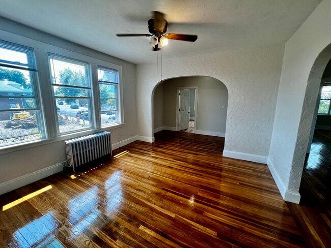 Building Photo - 169 Campbell Ave Unit 2