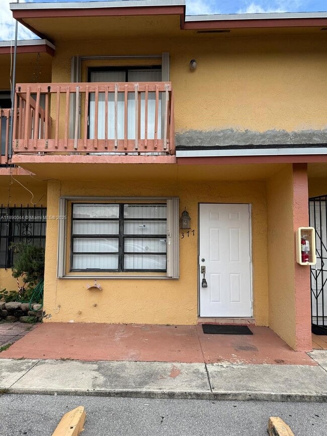 Photo - 2377 W 66th Pl Unidad 204