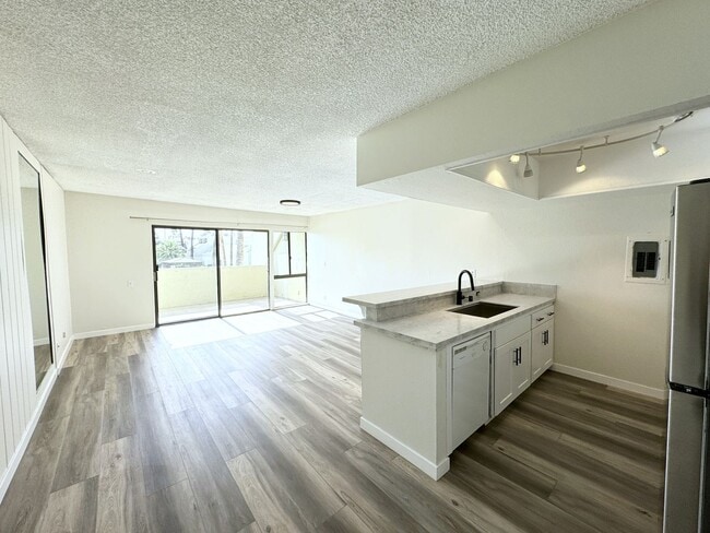 Photo - AVAILABLE NOW!! 1 Bedroom 1 Bathroom UPSTAIRS Apartment in Palm Springs!