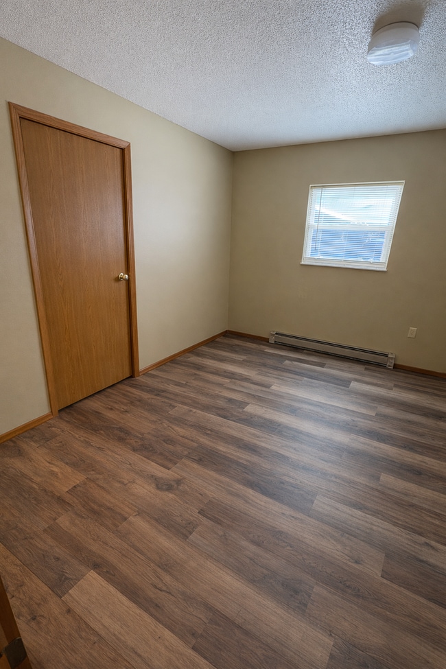 Building Photo - 1012 13th St Unit 2