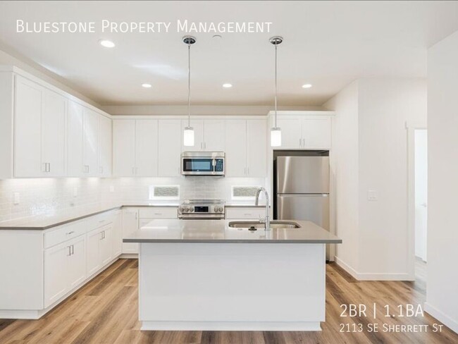 Photo - 2113 SE Sherrett St Apartment