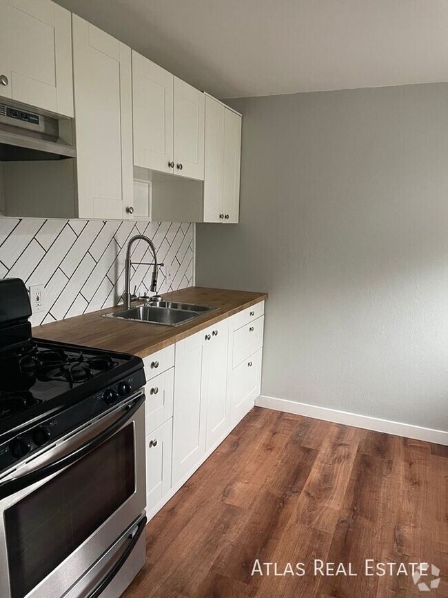 Building Photo - 3825 S King St Unit 3827 Rental