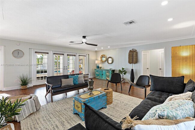 Photo - 2719 SE 11th St