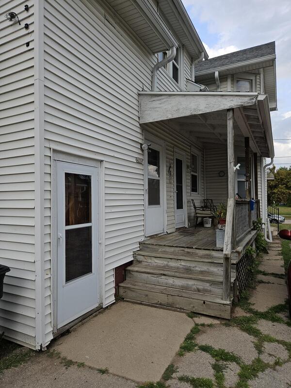 Photo - 425 Monroe St
