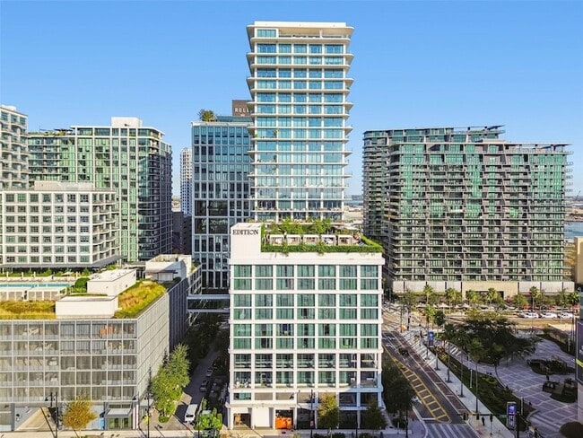 Building Photo - 1000 Water St Unit 2202