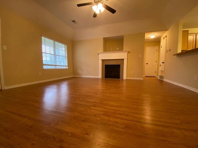 Photo - CUTE 3 BED 2 BATH HOME IN SPRING LAKE SUBDIVISION!!