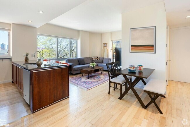 Building Photo - 3585 Greystone Ave Unit 3A Rental