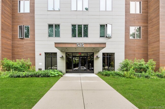 Photo - 515 N MacQuesten Pkwy