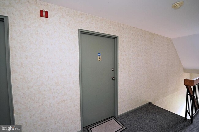 Entrance - 1424 Country Mill Dr Unit #1400 Building