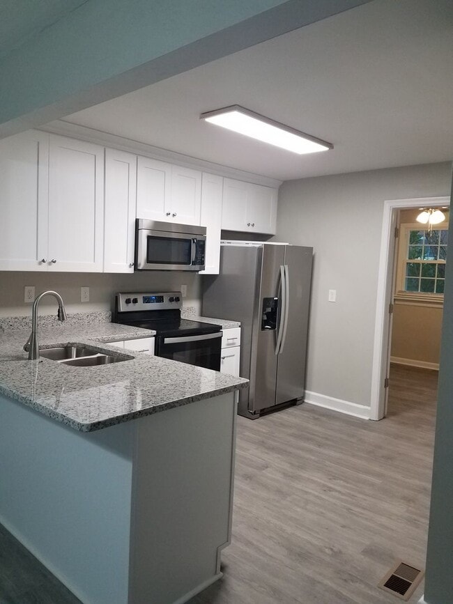 Photo - 5 BR Near ODU!