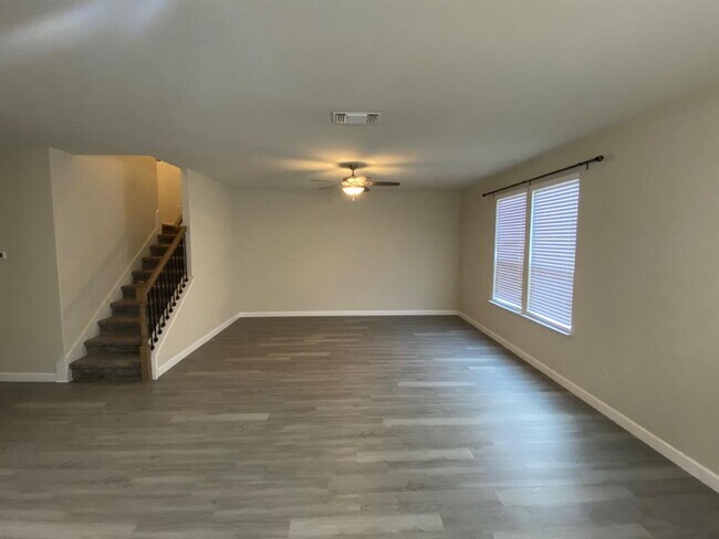 Photo - 97 Quarryman Dr