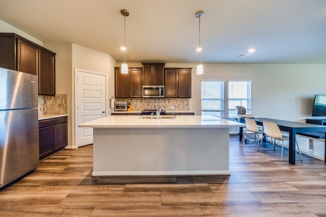 Photo - 2107 Cherryvale Dr