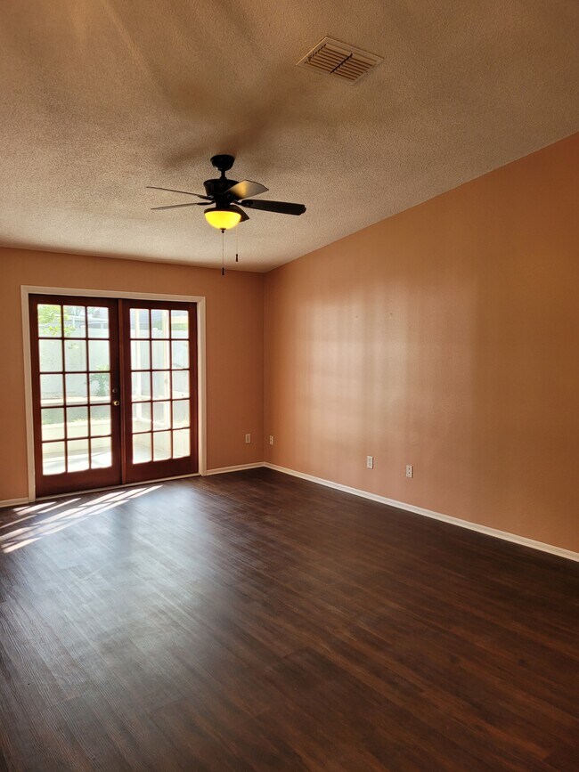 Family Room - 1414 Chapel Ridge Dr