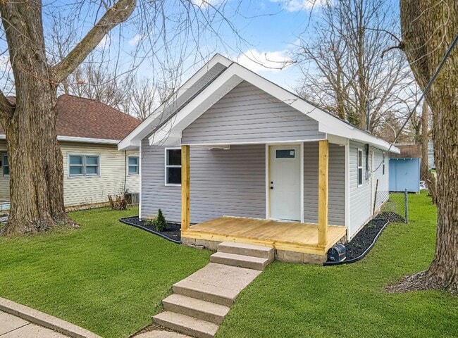 Photo - Spacious inside and out! Freshly painted! 3-Bedroom Rental Home – Comfort & Convenience!