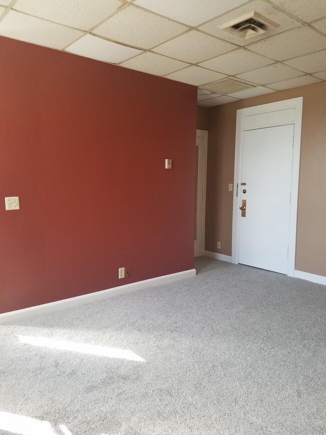 Photo - Charles Apartments