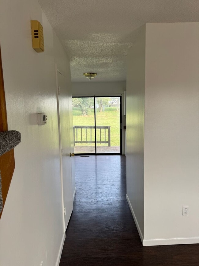 Photo - A wonderful Bellhaven townhouse!!!!