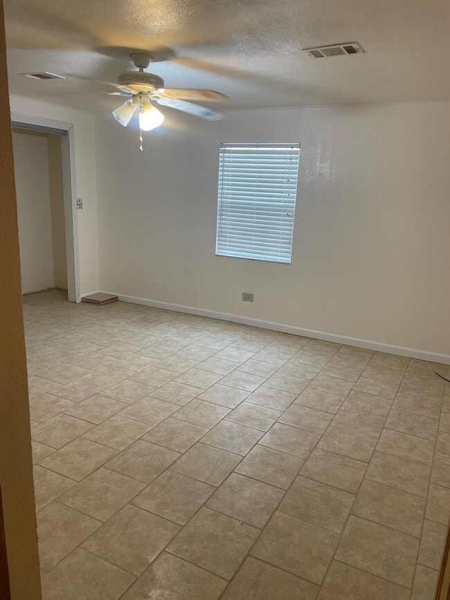 Photo - 505 Park Blvd