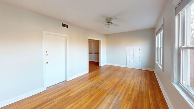 Photo - Renovated 2 Bedroom Apartment in Wooster Square! Unit 4 (3)