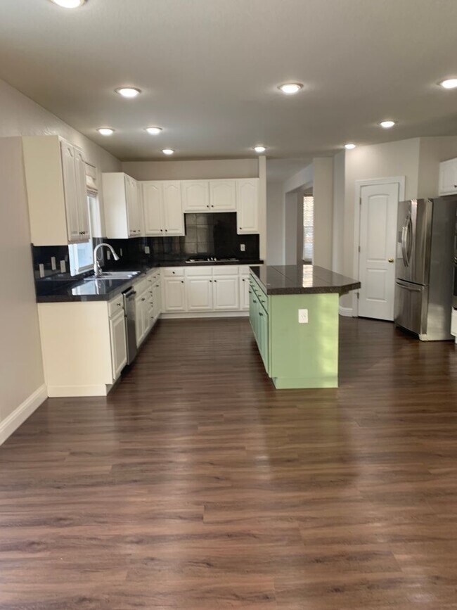 Photo - 7117 Heatherwood Dr