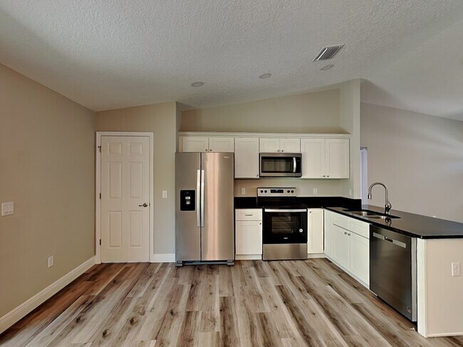 Photo - 1866 W Hialeah Dr