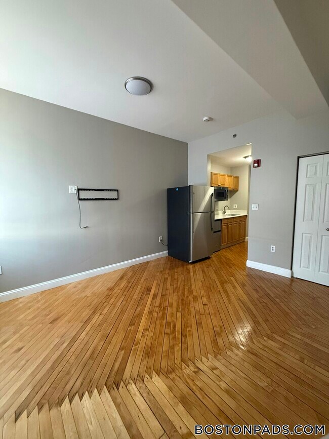 Photo - 312 Shirley St Unit 208