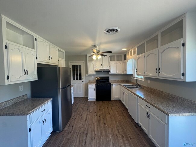 Photo - 10020 Strong Dr SE