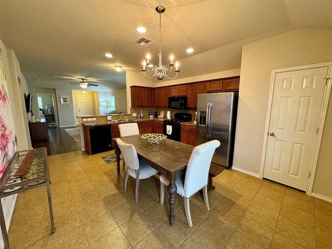 Photo - Room in House on Nottingham Loop