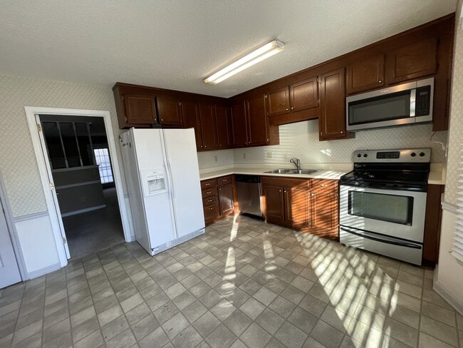 Photo - 6930 Steeplechase Dr NW