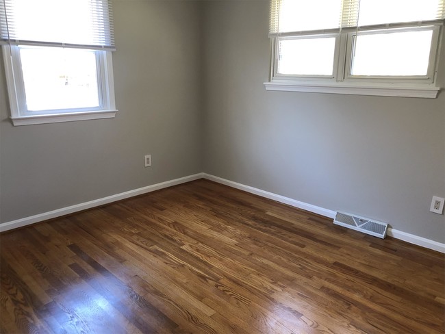 Photo - 29781 Oak Rd