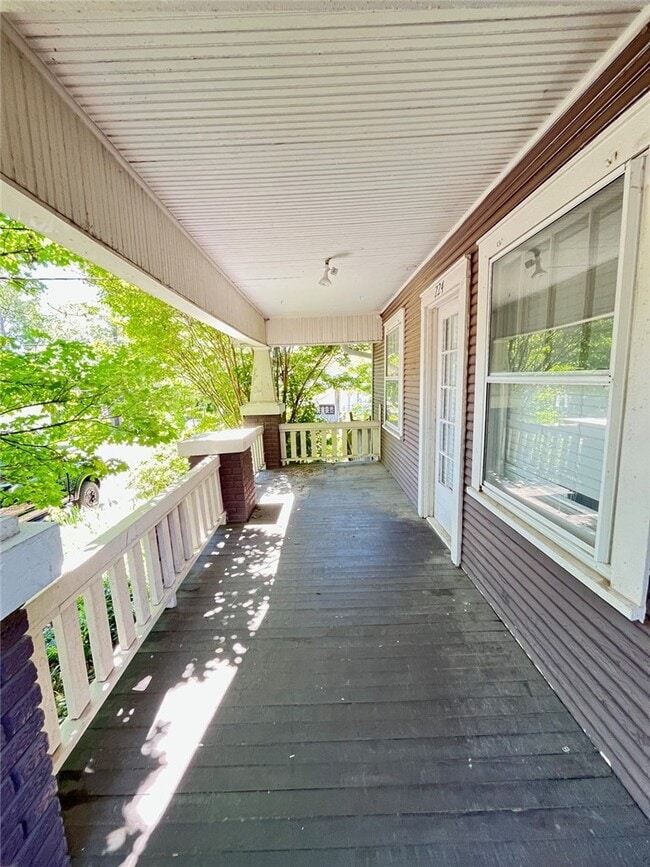 Photo - 224 W Watson St