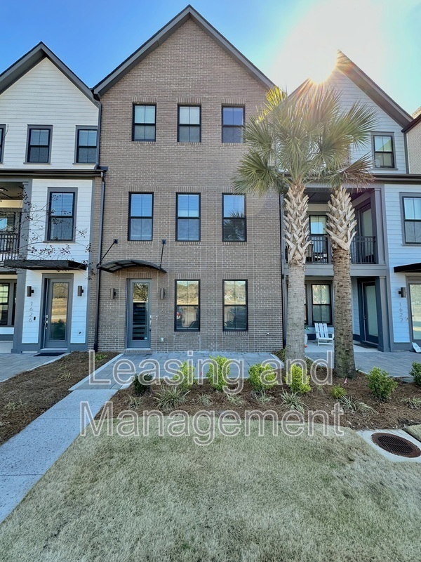 Photo - 1624 Florentia St Townhome