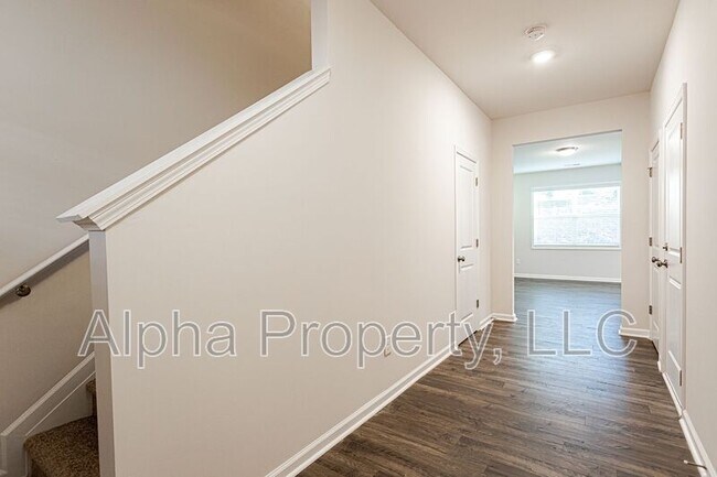 Photo - 17 Apricot Ln