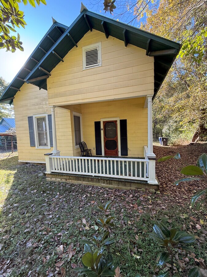 Photo - 420 Thompson St