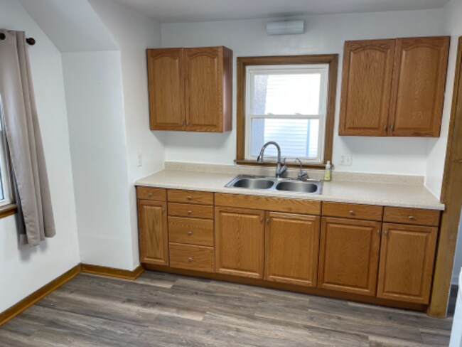 Photo - 205 E 4th St