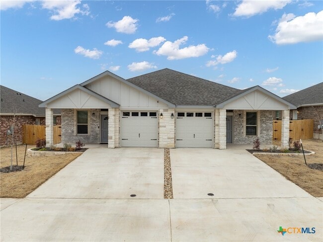 Photo - 5221 Rose Gdn Lp