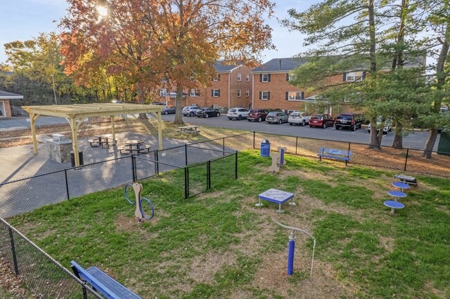 Summercrest Apartments