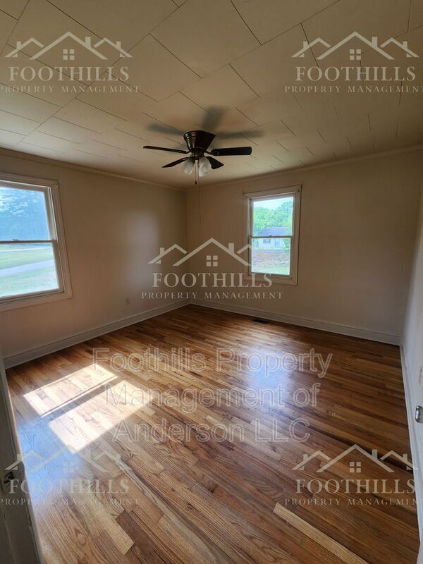 Photo - 4100 Standridge Rd