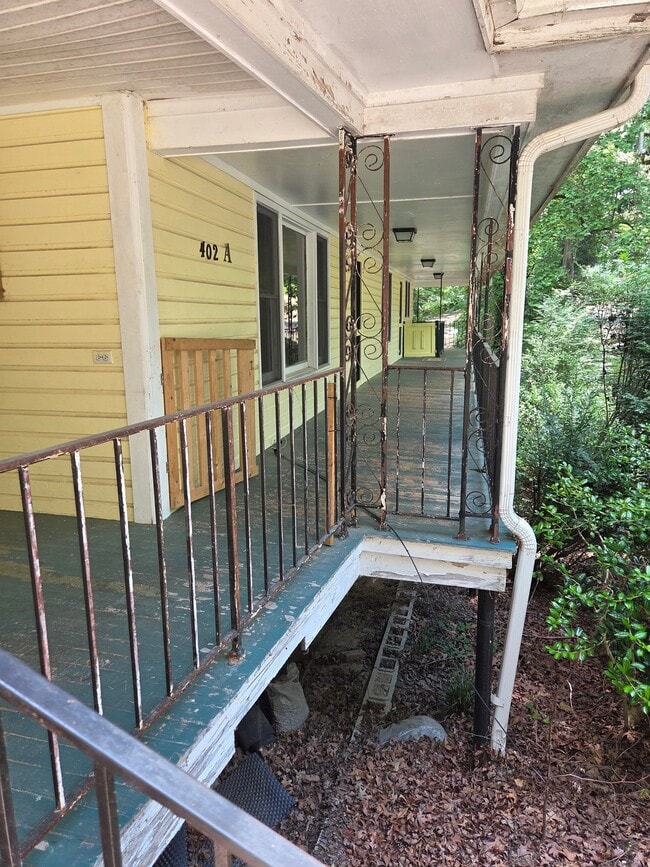 Photo - 402 Pinecrest St