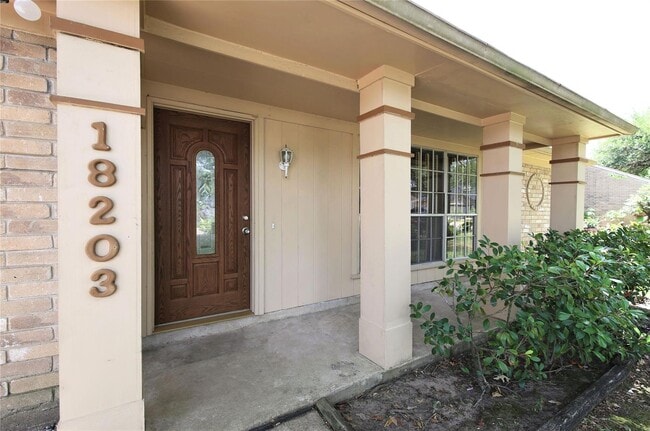 Photo - 18203 Brooknoll Dr
