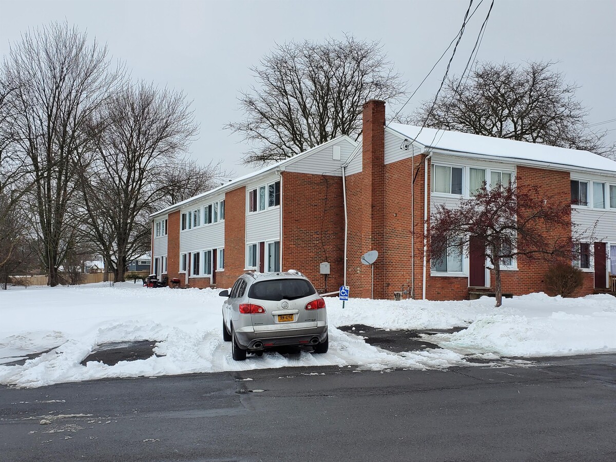 Photo - 151 Old Liverpool Rd Townhome