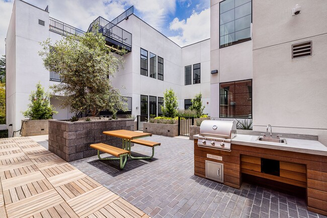 Photo - Edendale Crossing