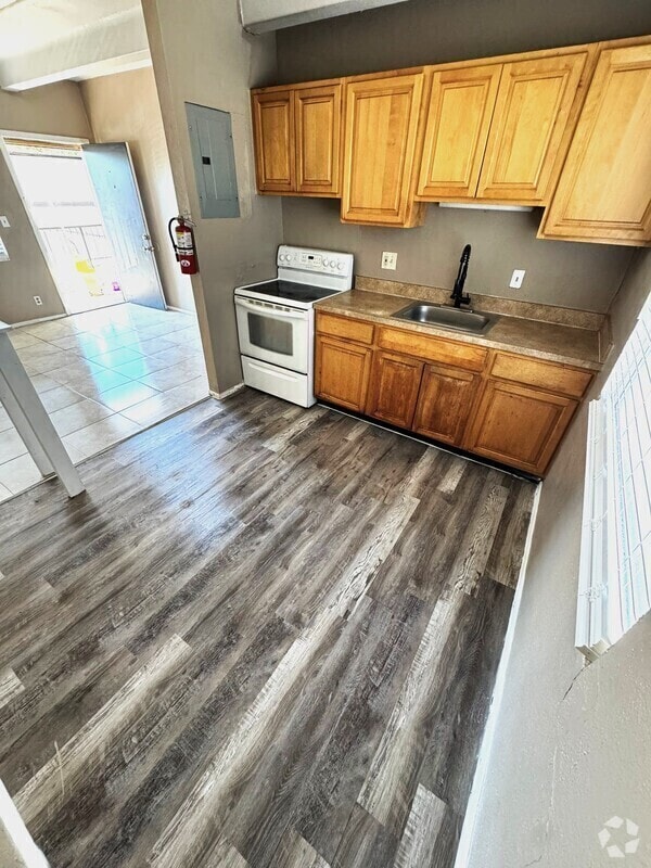Building Photo - 5261 Alhambra Dr Unit 2 Rental