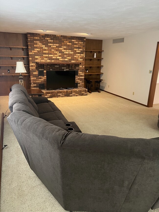 Photo - 5711 Reier Rd