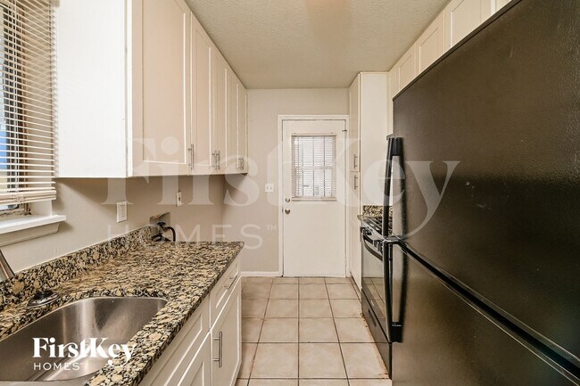 Photo - 2211 Cherokee Valley Cir