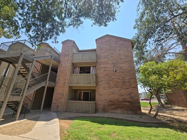 Building Photo - 200 E Southern Ave Unit 334