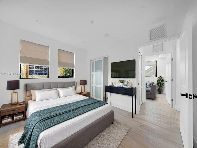 Photo - 1037 NW 2nd St Unidad 2