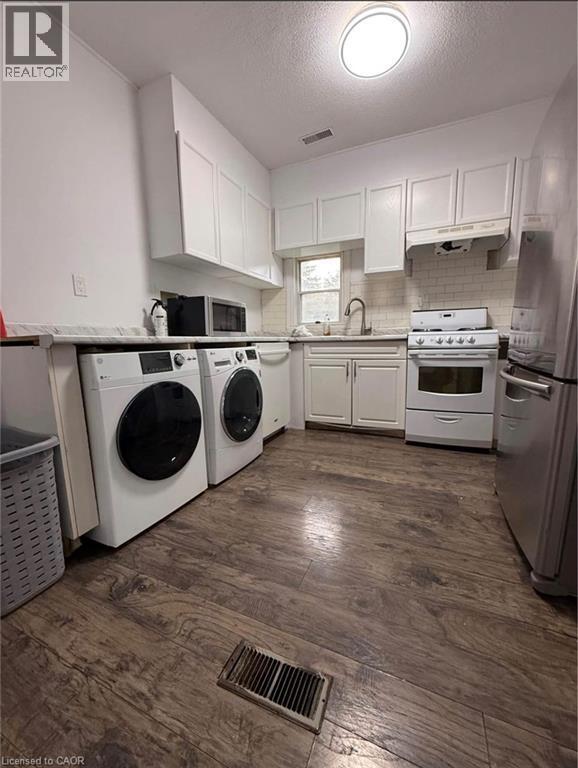 Photo - 374 Laurel St