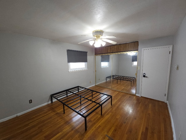 Building Photo - 1612 Kingsway Rd Rental